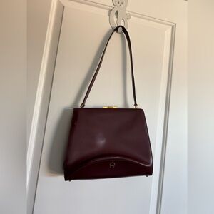 Vinatge Aigner Elegant Burgundy Leather Handbag
